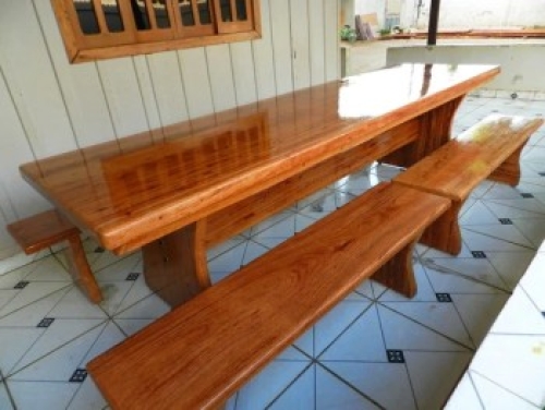 Mesa Rústica de Madeira em Água Branca